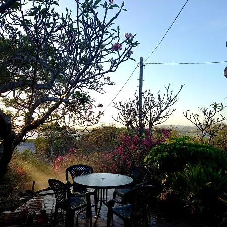 J & Ella'S Holiday House - 2 Bedroom, 2 Bathroom Stays Cooktown Exterior photo