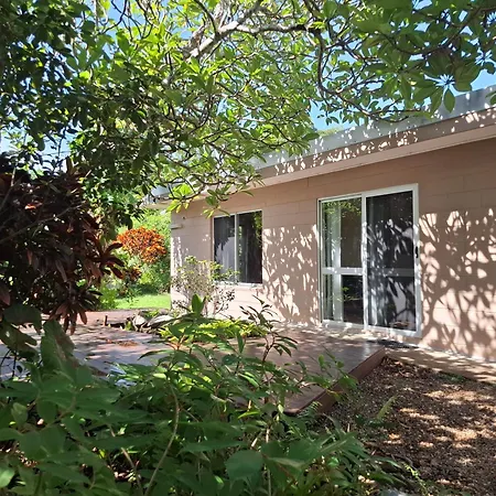J & Ella'S Holiday House - 2 Bedroom, 2 Bathroom Stays Cooktown Exterior photo