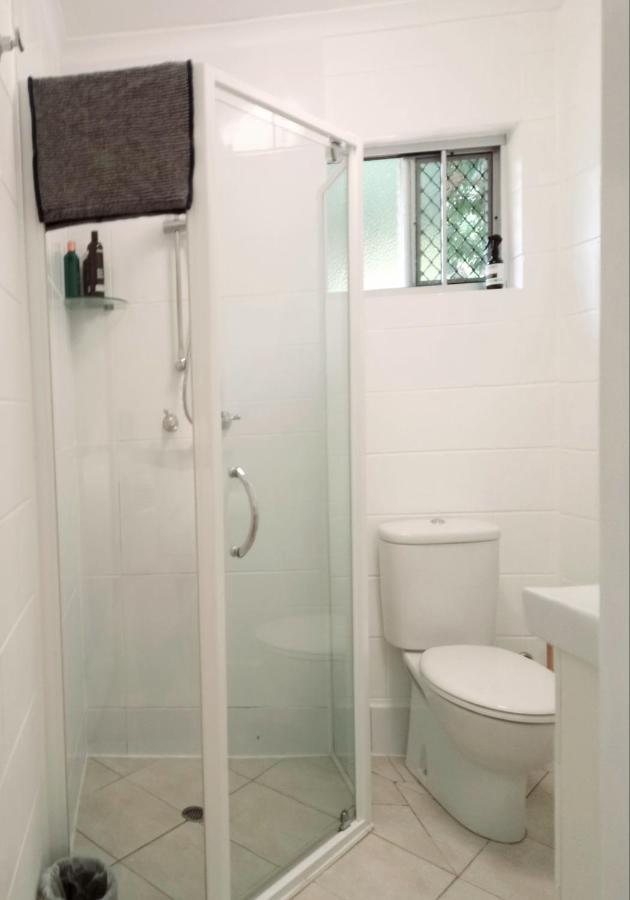 J & Ella's House - 2 Bedroom, 2 Bathroom * Cooktown